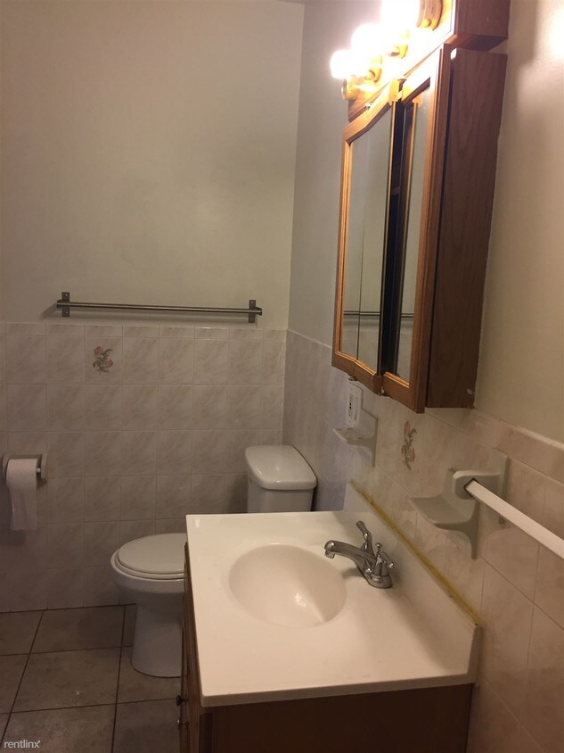 3 br, 1 bath - 98 Bushwick Ave 3R - 3 br, 1 bath  - 98 Bushwick Ave 3R