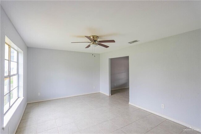 Building Photo - 720 Sugar Cane Dr