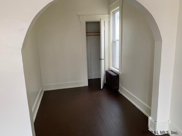 Building Photo - 858 3rd St