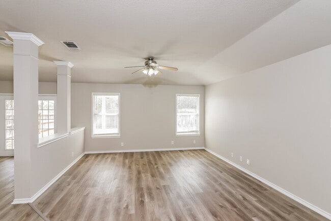 Building Photo - 2638 Montebello