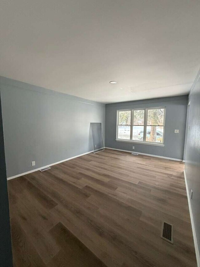 Foto del edificio - 11454 Sanford Ave