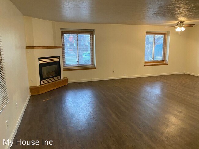 Building Photo - 4 br, 3 bath House - 3412 Thames Ct.