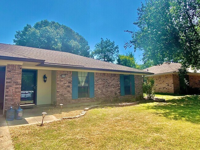 Foto del edificio - Haughton LA Dogwood Park Subdvn Home for Lease | $1,600/mo | 3 br 2 ba