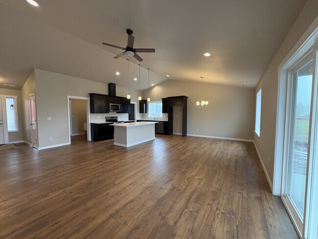 Building Photo - 130 Doggone Ln