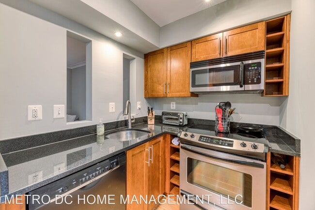 Building Photo - 1 br, 1 bath House - 1363 K Street SE Apt....