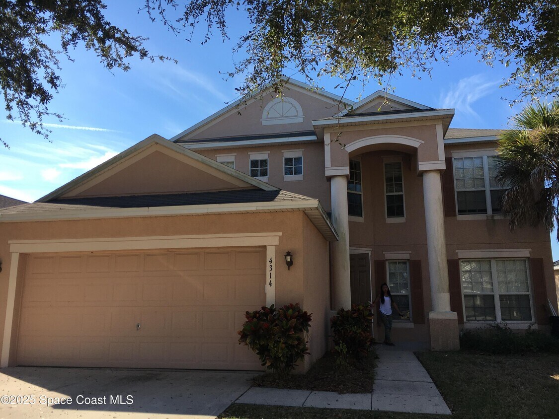 Foto principal - 4314 Canby Dr