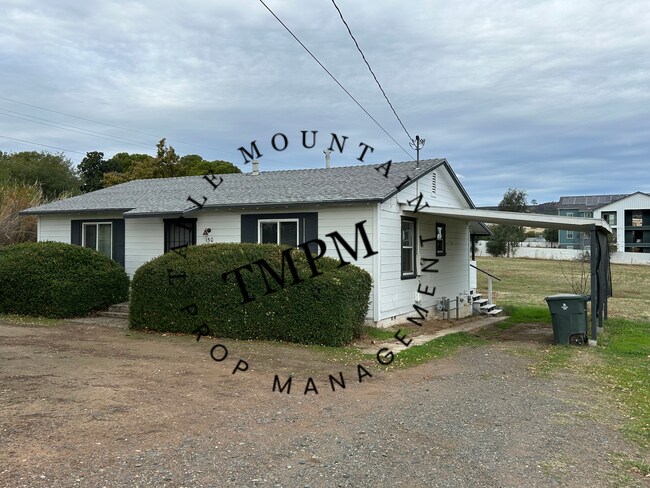 Foto del edificio - 150 Mono Ave