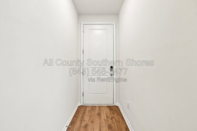 Foto del edificio - 3414 Bells Lk Cir