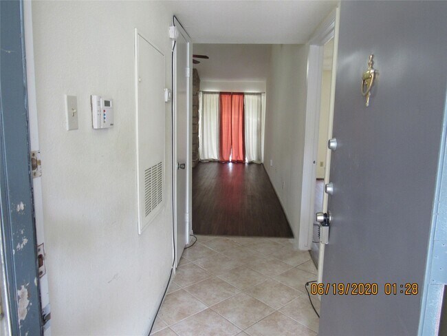 Foto del edificio - 17401 Red Oak Dr