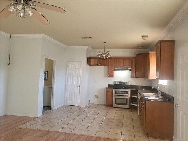 Foto del edificio - 1148 Lochlomand Dr