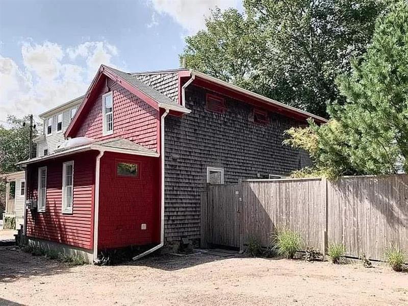 Primary Photo - FANTASTIC HOUSE