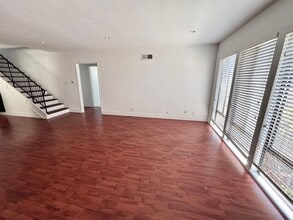 Building Photo - 336 Bungalow Dr