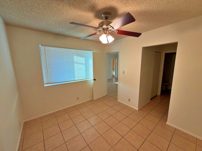 Building Photo - 9033 W Elm St