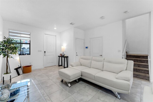 Building Photo - 25160 SW 114th Ave