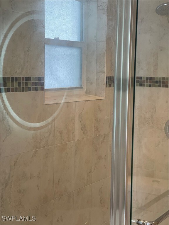 Foto del edificio - 3527 NE 168th St