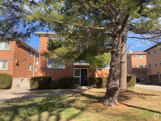 Building Photo - 3154 Schubert Ave