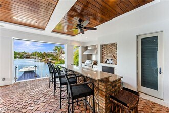 Building Photo - 481 21st Ave S