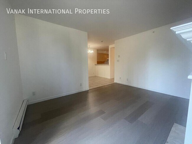 Photo du bâtiment - Experience Prime North Vancouver Living in a Modern Two-Bedroom