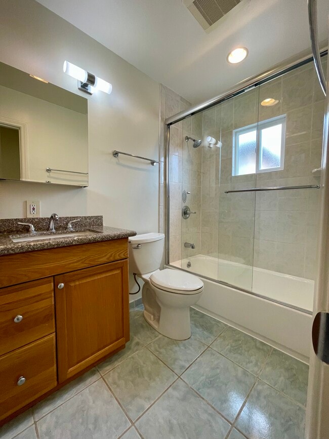 Building Photo - 2617 Rockefeller Ln