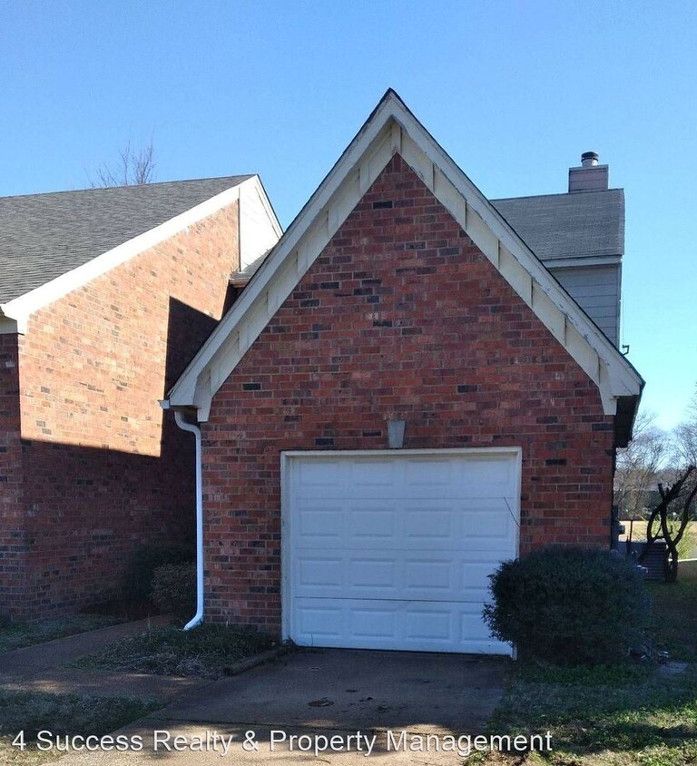 Foto principal - 2 br, 2.5 bath House - 5151 Walton Lake St...