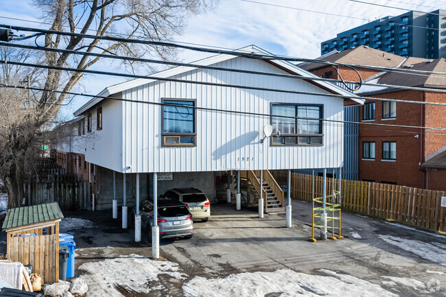 Building Photo - 1921 St Laurent Blvd