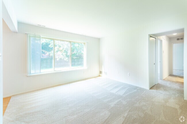 2HAB, 1BA - 900 ft² - Ashbury Place Apartments