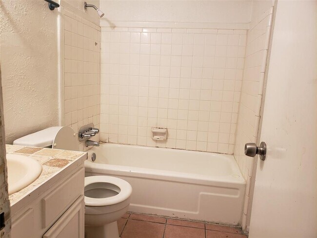 Foto del edificio - 6716 W Fuqua St