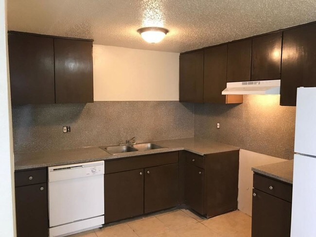 Building Photo - 1238 S Memorial Dr #2 - 302