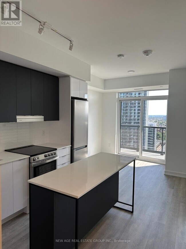 Building Photo - 5105 Hurontario St