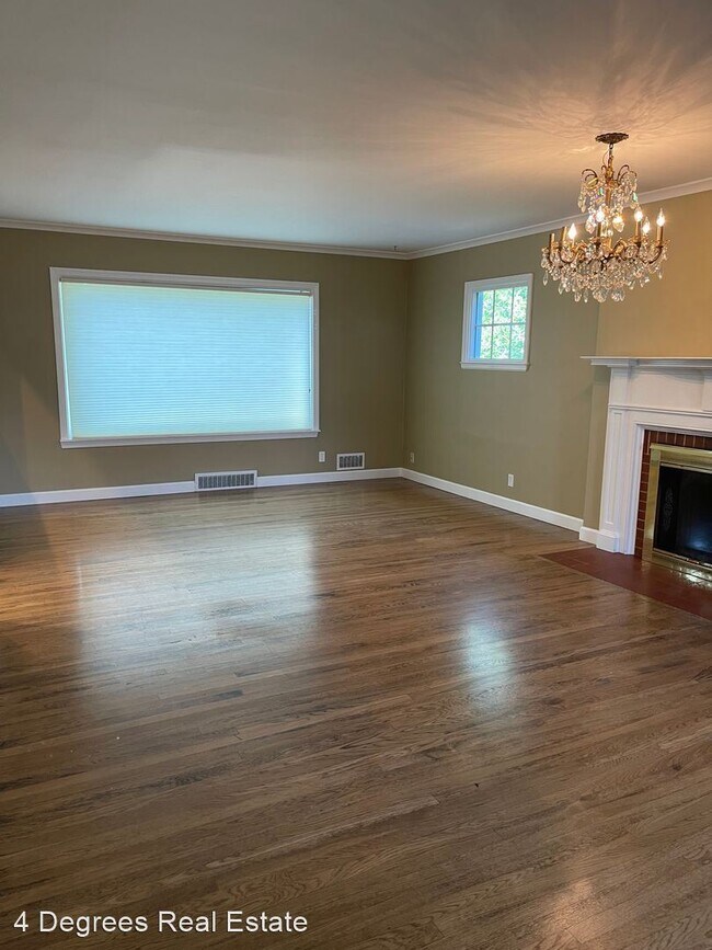 Building Photo - 4 br, 2.5 bath House - 502 E High Drive