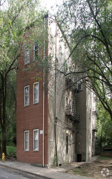 Building Photo - Antique Mulberry Apartments