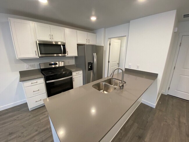 Building Photo - 3961 W Yonex Dr