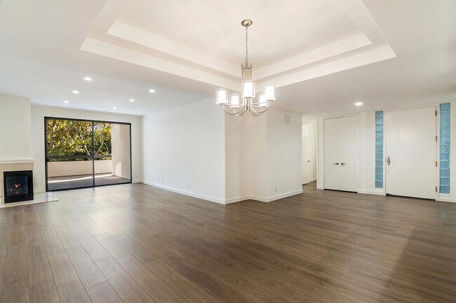 Foto del edificio - 2142 Century Park Ln