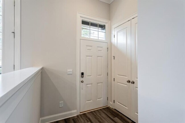 Foto del edificio - 4728 Highside Way SE