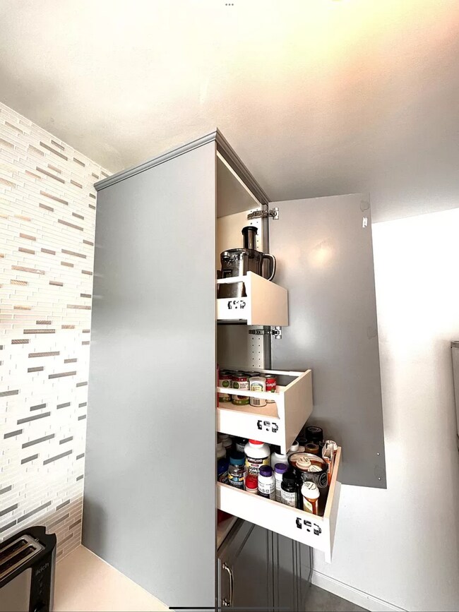 Foto del edificio - 5414 Newcastle Ave