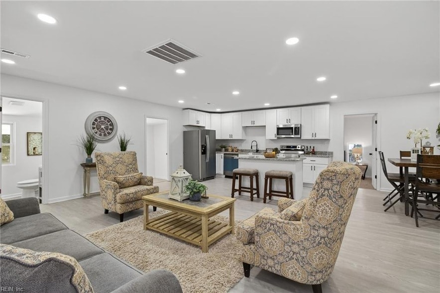 Primary Photo - 13648 Track Ln