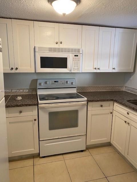 Building Photo - 3895 W 11th Ave