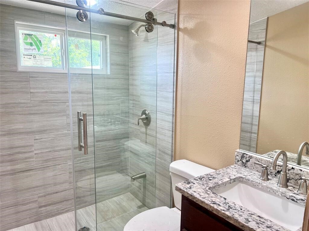 Foto principal - 9115 Puritan Way