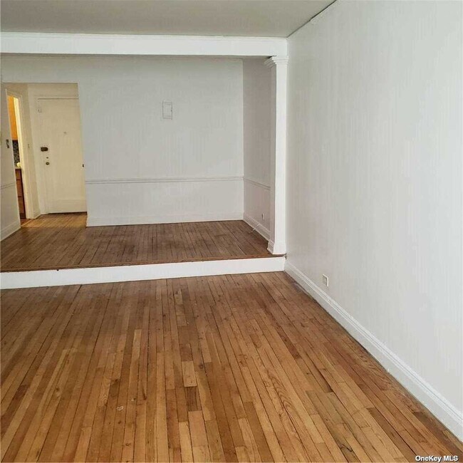 Building Photo - 102-40-102-67 67th Dr