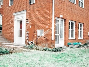 Building Photo - 3553 Martha Custis Dr