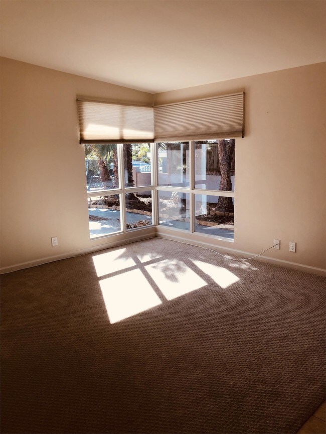 Building Photo - 121 Avenida San Fernando