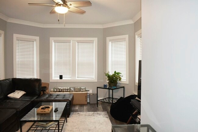 Photo - 1417 W Hutchinson St Apartment