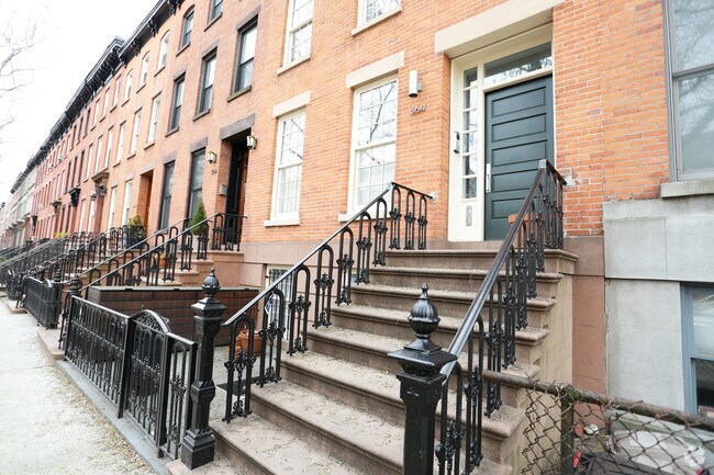 Building Photo - 364 Degraw St