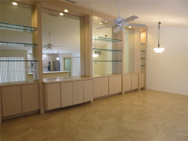 Building Photo - 11401 Myrtle Oak Ct