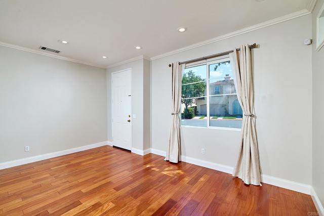 Building Photo - 402 Paseo Del Concho