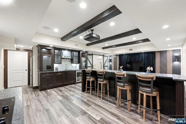 Building Photo - 19 Adams St