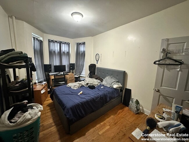 Building Photo - Ideal Fenway Location! 2 Bed Split In A Pr...