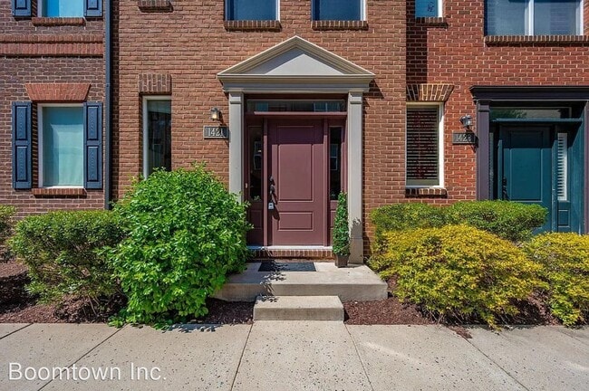 Building Photo - 3 br, 2.5 bath House - 1421 Trafalgar Lane