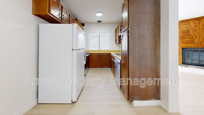 Building Photo - 203 E Arbor Ave