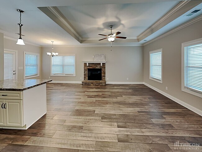 Foto del edificio - 702 Laurel Ln